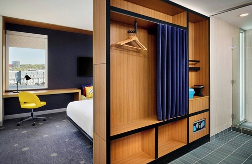 Dorval Hotel | Aloft Montreal Airport
