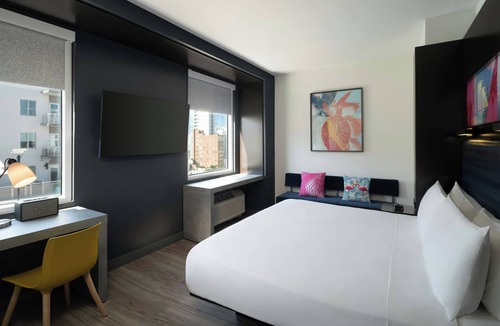 Central Sarasota Hotel | Aloft Sarasota