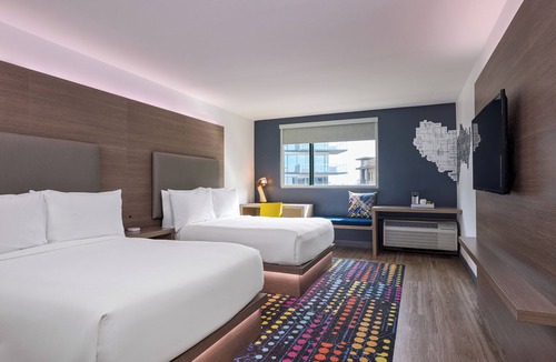 Entertainment District Hotel | Aloft Scottsdale