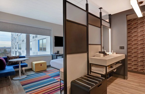 Secaucus Hotel | Aloft Secaucus Meadowlands