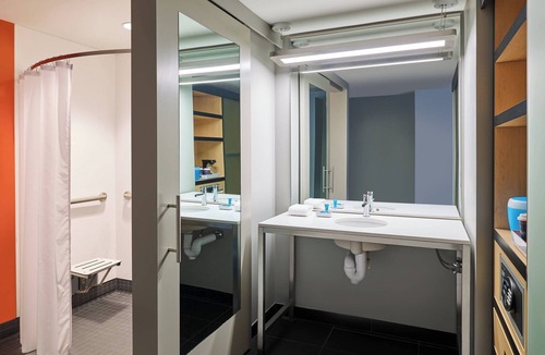 South Bend Hotel | Aloft South Bend