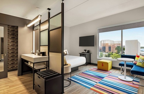 Downtown Wilmington Hotel | Aloft Wilmington at Coastline Center