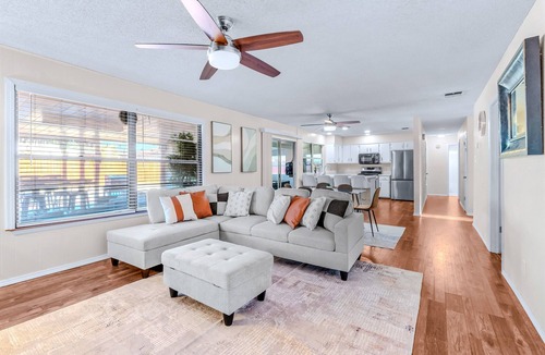 Woodstone House | Aloha: 4Br Private Pool Tiki Bar & Game Lounge!