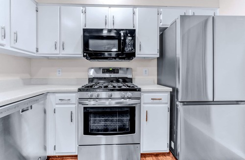 Woodstone House | Aloha: 4Br Private Pool Tiki Bar & Game Lounge!