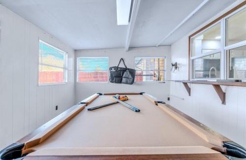 Woodstone House | Aloha 4Br Private Pool Tiki Bar & Game Lounge!