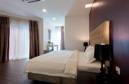 Pontian Hotel | Aloha Hotel