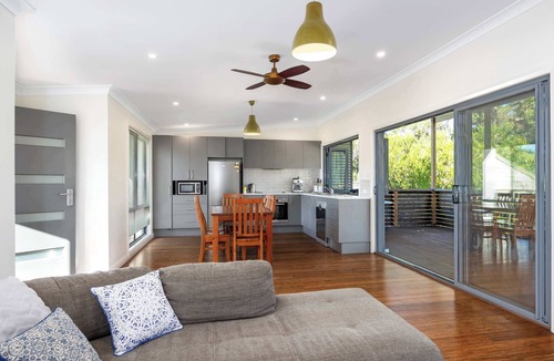 Kioloa House | Aloha Kioloa Summary: