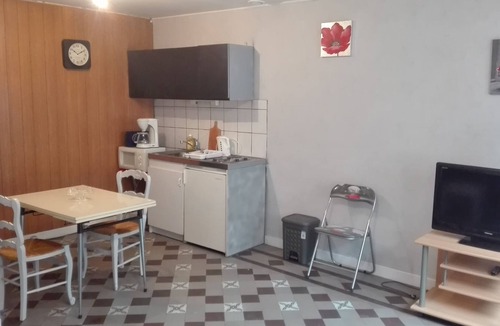 Albert Apartment | Aloha Studio: apartment