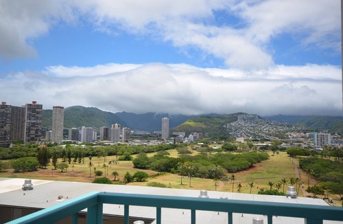 Waikiki Apartment | Aloha Surf 1209 Vacation Comfortably in a Private King Suite