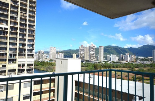 Waikiki Apartment | Aloha Surf 1209 Vacation Comfortably in a Private King Suite