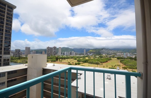 Waikiki Apartment | Aloha Surf 1209 Vacation Comfortably in a Private King Suite