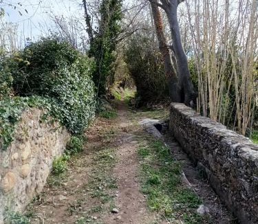 Sant Climent Sescebes Apartment | Alojamiento Familiar con Chimenea - Alt Empordà