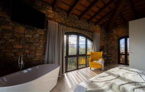 El Brull Bed & Breakfast | Alojamiento MAS EL CASTELL DEL BRULL B&B