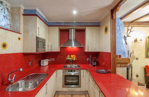Torrelavega House | 'Alojamientos Marte Room 2' with Shared Terrace and Garden