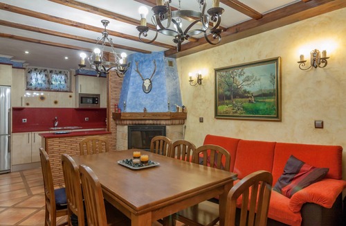 Torrelavega House | 'Alojamientos Marte Room 2' with Shared Terrace and Garden