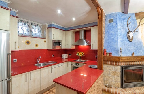 Torrelavega House | 'Alojamientos Marte Room 1' with Shared Terrace and Garden