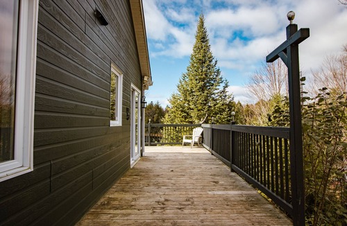 Amherst Ski Chalet | Alone in Off-The-Grid Chalet /No Neighbors!