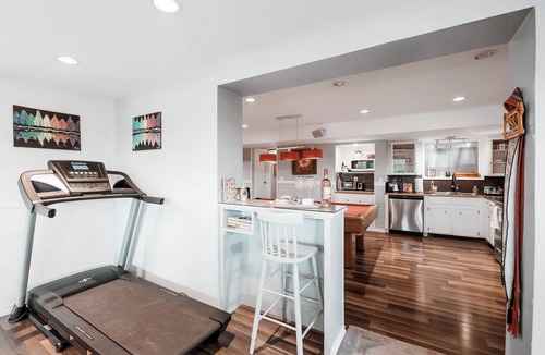 Montgomery House | Along River Ridge