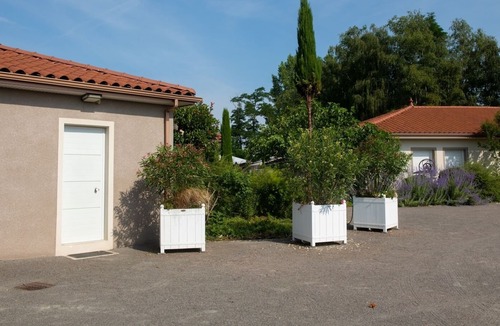 Savigneux House | Along the Vizézy ...