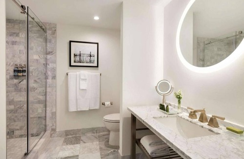 Downtown Wilmington Hotel | Along Wilmington Riverwalk + On-site Dining & Pool