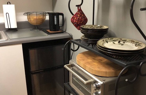 Sans Souci Apartment | Alora Abode Studio near Furman University