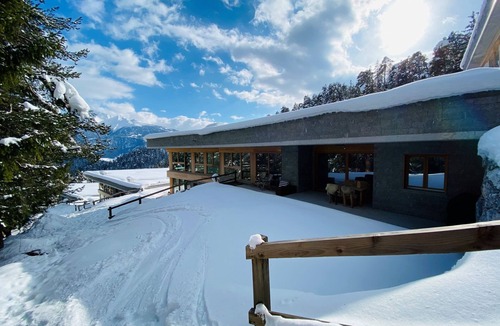 Laax Apartment | Alp Resort Ski In/Ski Out, (Laax Murschetg). 4.5 Zimmerwohnung by Interhome