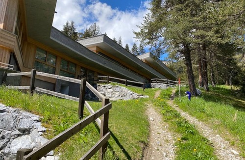 Laax Apartment | Alp Resort Ski In/Ski Out, (Laax Murschetg). 4.5 Zimmerwohnung by Interhome