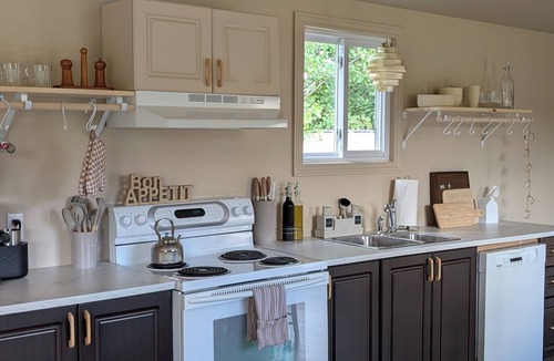 Courtland Other | Alpaca Farm Retreat – Cozy 2BR Stay on Kloud 9 Haven, Near Beach & Wineries