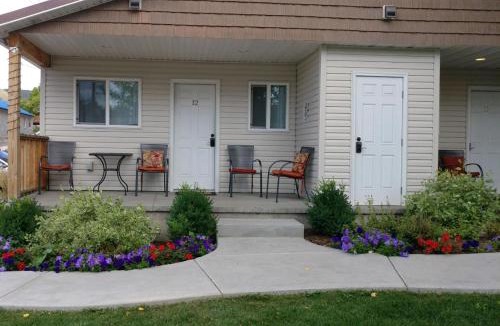 Lava Hot Springs Hotel | Alpaca Inn, The