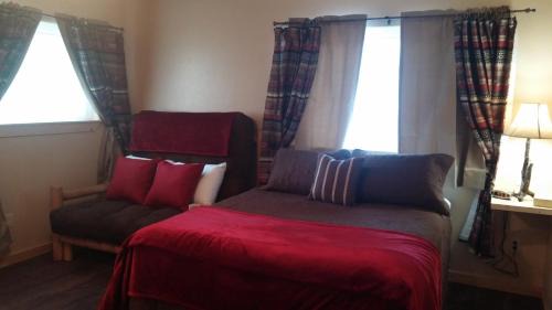 Lava Hot Springs Hotel | Alpaca Inn, The