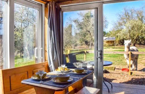 Little Leigh House | Alpaca Lodge