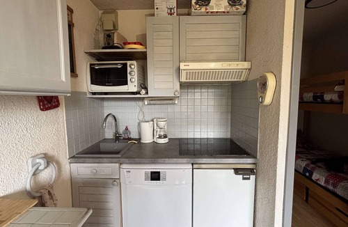 Viel-Alpe Apartment | Alpe d'Huez: 1BR, 4 people, near slopes, balcony, parking