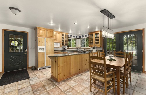 Enumclaw Ski Chalet | Alpen Bliss Chalet