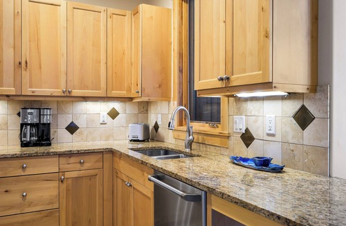 Downtown Steamboat Springs House | Alpen Glow Row House 5 | Steps To Shops & Dining | Downtown Steamboat