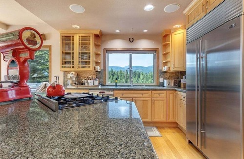 Packwood Cabin | AlpenChalet | Rainier View | 3 Bed, 2.5 Bath