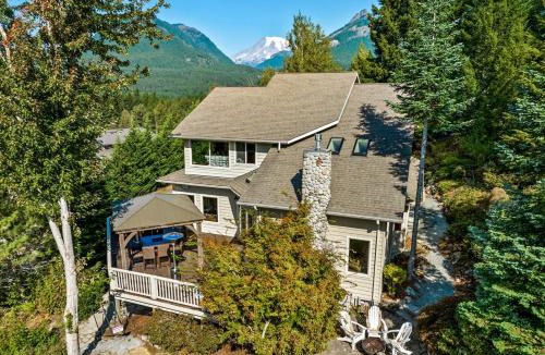 Packwood House | AlpenChalet