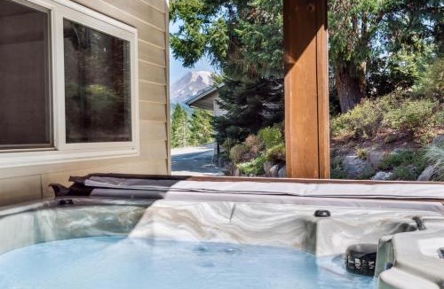 Packwood House | AlpenChalet