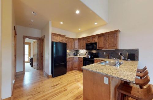 Big Sky House | Alpenglow 34C