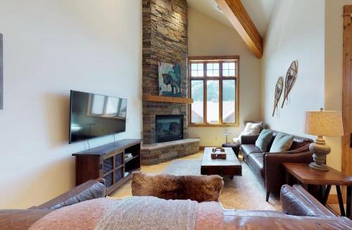 Big Sky House | Alpenglow 34C