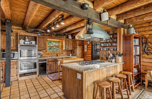 Steamboat Springs Cabin | Alpenglow Cabin | Mountain Lodge | Private Deck & Hot Tub | Near Slopes