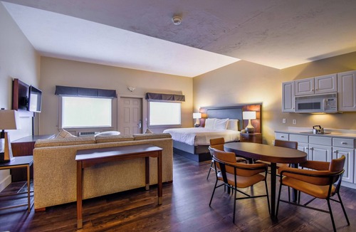 Bartlett Hotel | Alpenglow Lodge