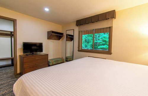 Bartlett Hotel | Alpenglow Lodge