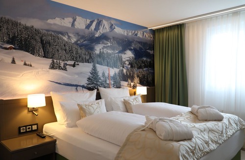 Tavanasa Hotel | Alpenlodge Val Gronda