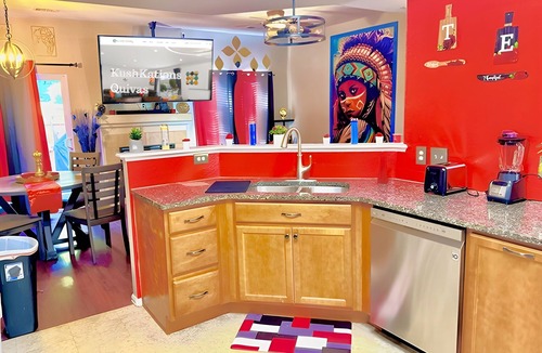 Thornton House | Alpha Cozy Home Game Arcade 420Friendly