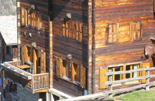 Gasenried Apartment | Alpia 26 - Zwei Zimmerwohnung in traditionellem Walliser Haus
