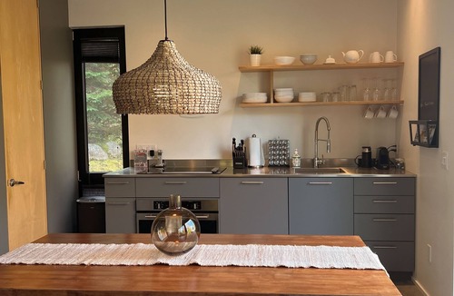 Lac Superieur Village Cabin | Alpin Lodge Mont Tremblant Region -SAUNA & SPA -Sleeps 5 guests