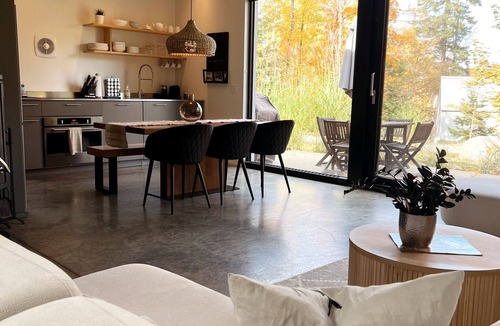 Lac Superieur Village Cabin | Alpin Lodge Mont Tremblant Region -SAUNA & SPA -Sleeps 5 guests