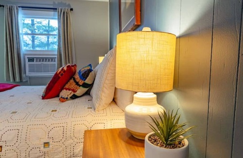 Manchester Center Bed & Breakfast | Alpine 5, cozy Vermont retreat