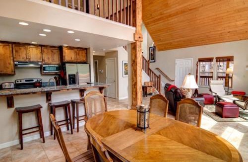 Yosemite West House | Alpine Aerie