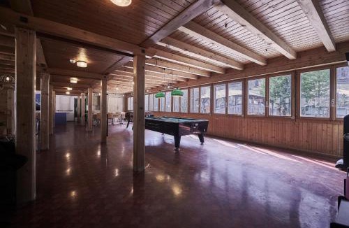 Lauterbrunnen Hostel | Alpine Base Hostel - Adults only